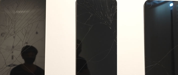 Benjamin Gaulon, Broken Portraits: The aesthetics of planned obsolescence