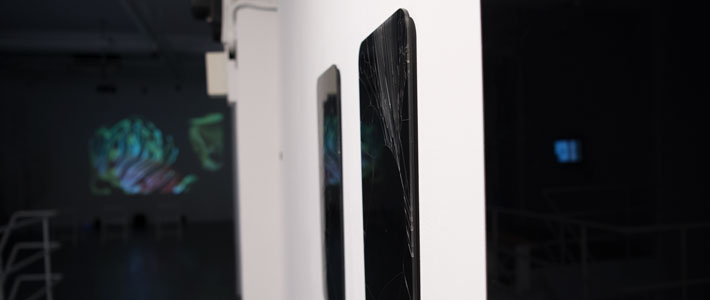 Benjamin Gaulon, Broken Portraits: The aesthetics of planned obsolescence